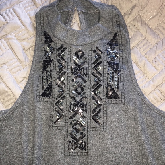 Hollister Embellished Tank Top - Picture 2 of 4